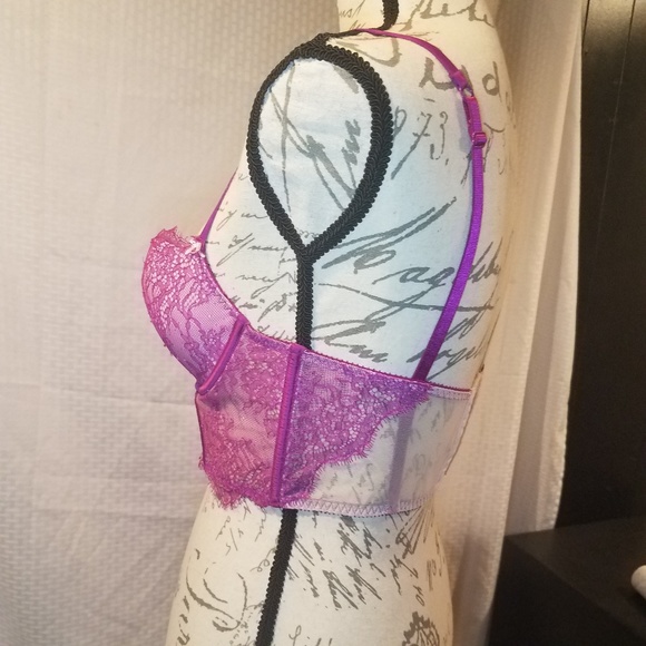 34c Victoria secret bra - Picture 7 of 8